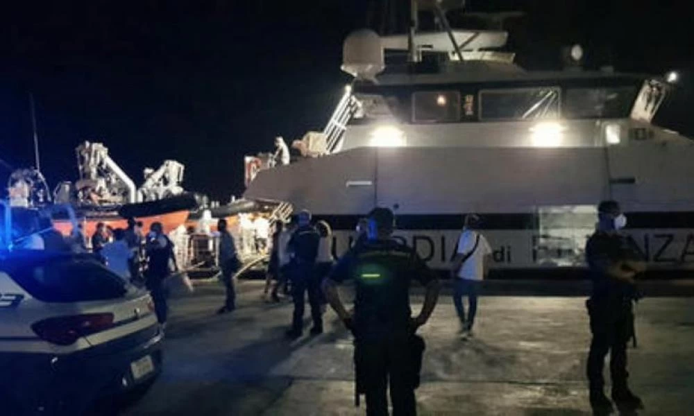 Ιταλία: Σκάφος με μετανάστες συγκρούστηκε με λιβυκό αλιευτικό